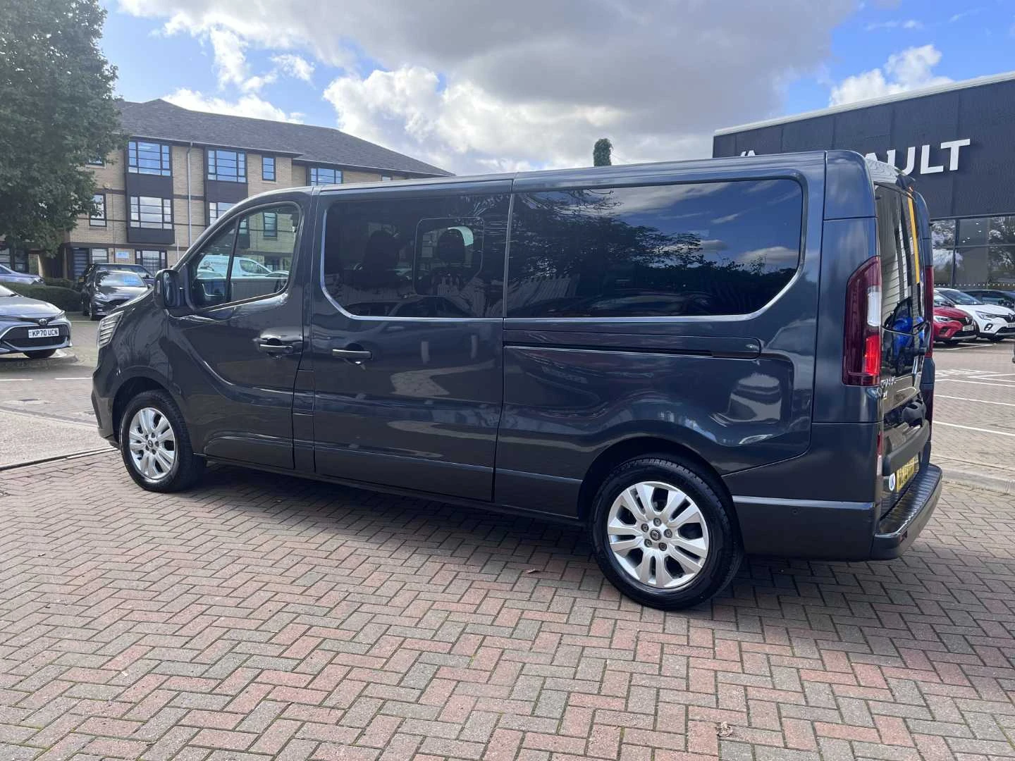 Vehicle image 5