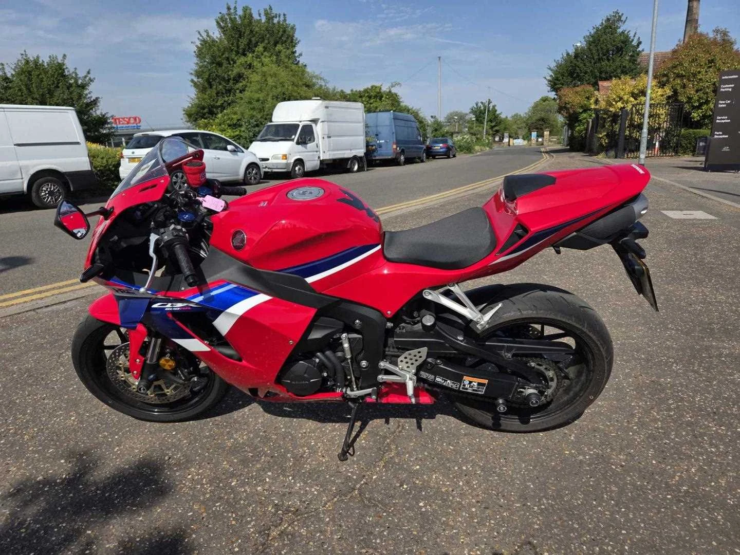Vehicle image 6