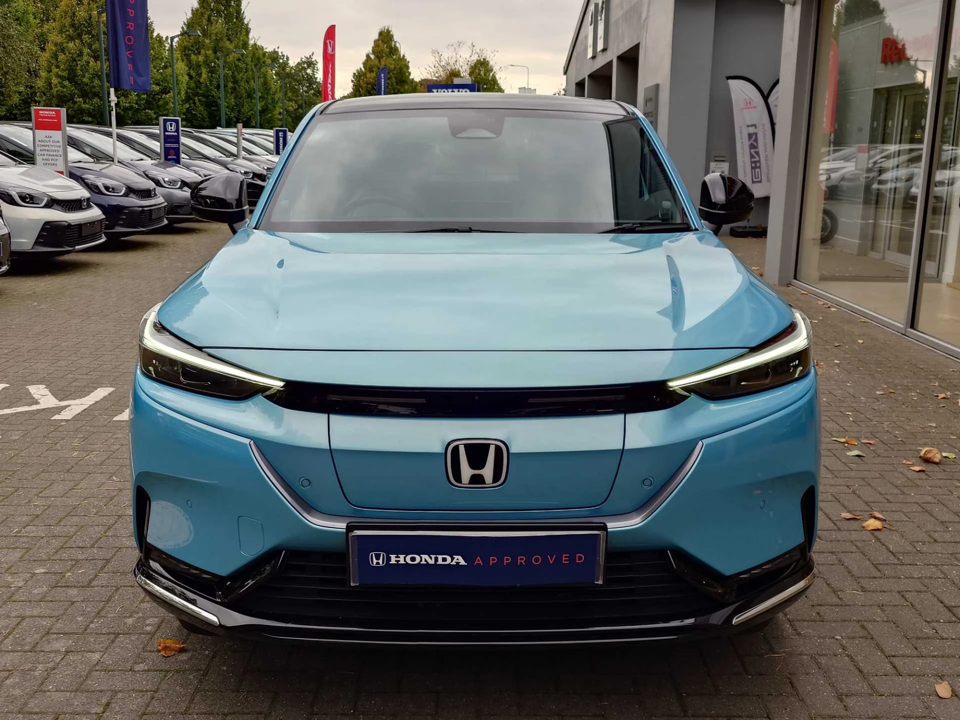 Vehicle image 6