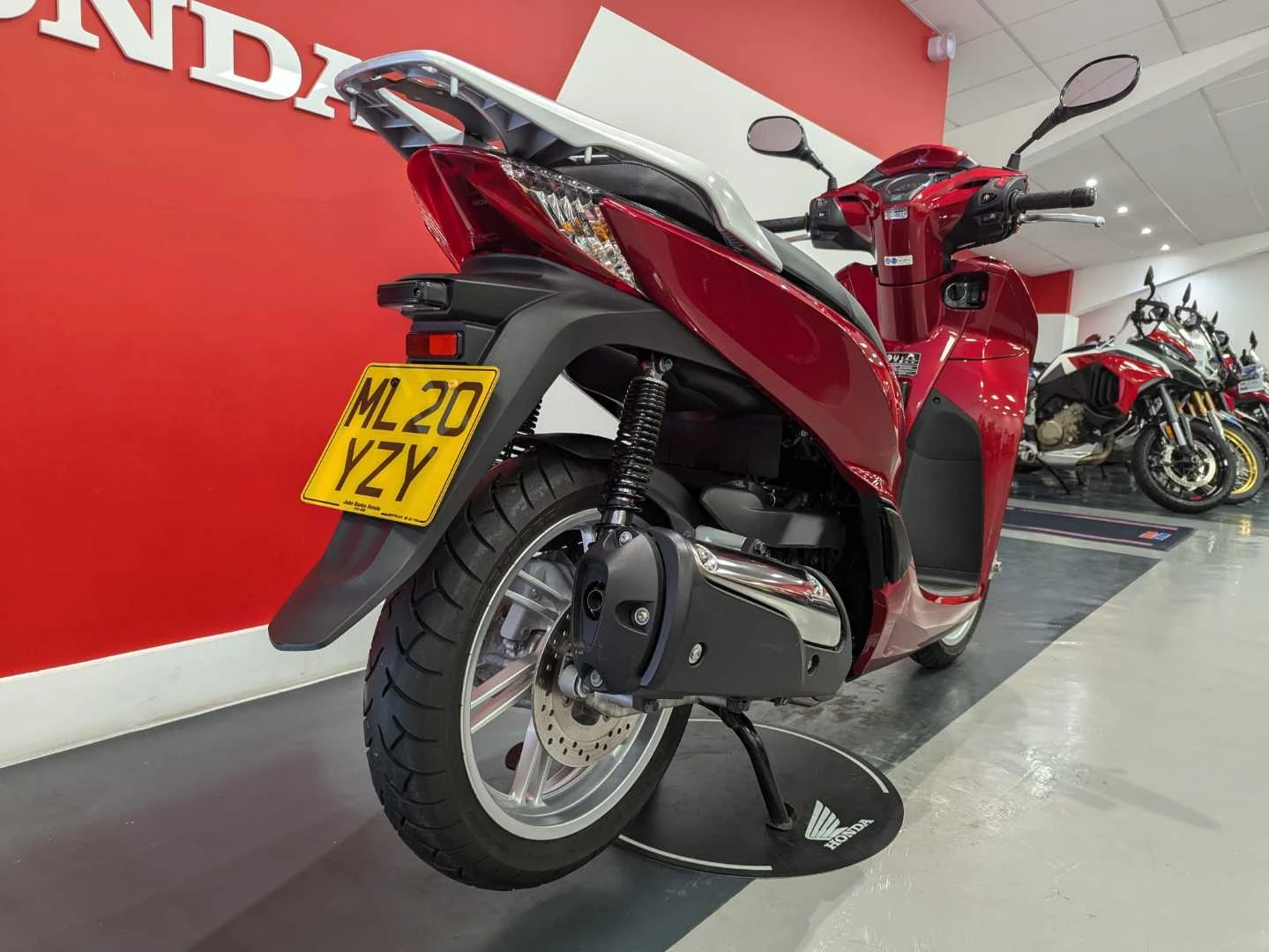 Vehicle image 4
