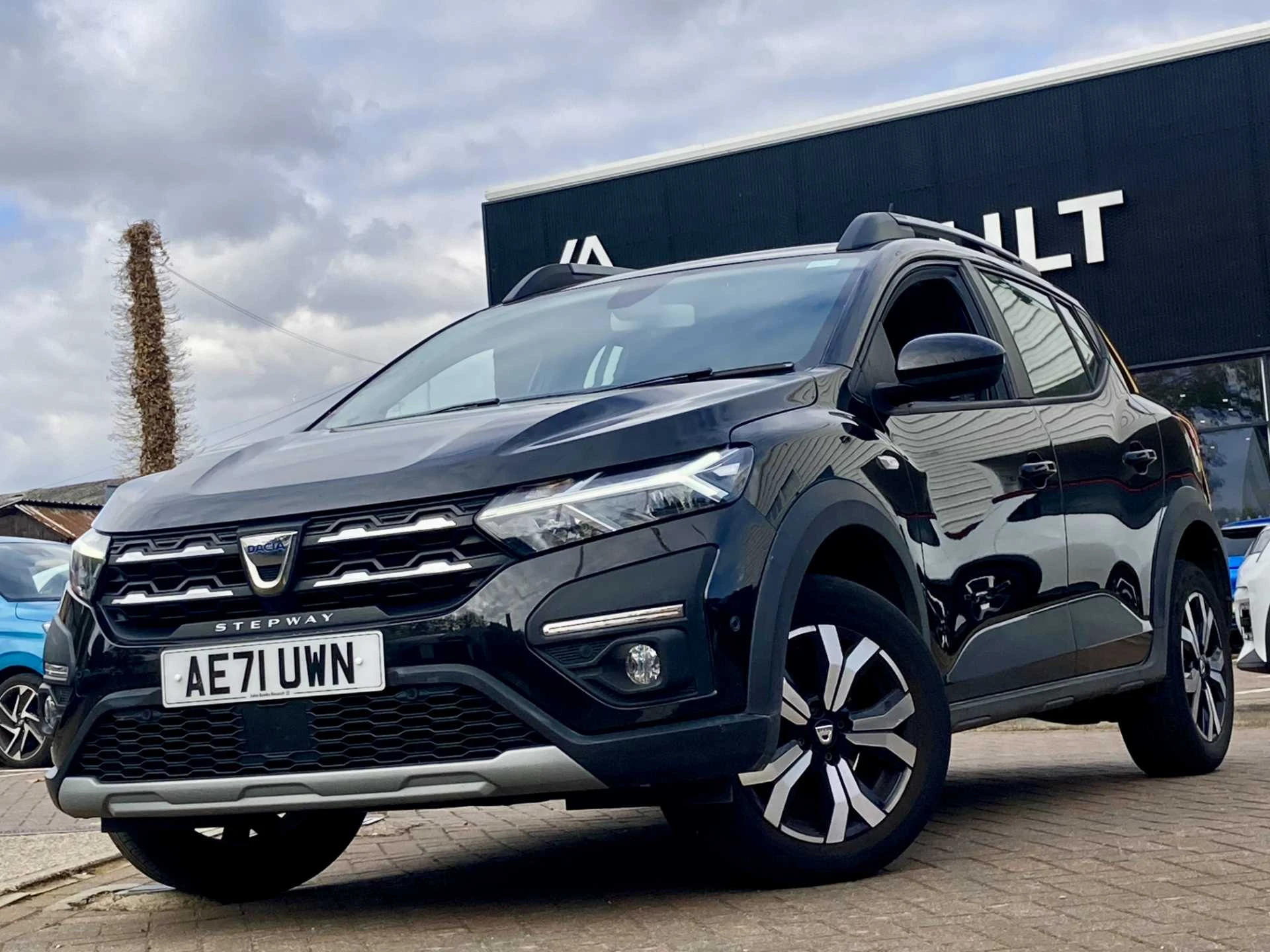Vehicle image 6