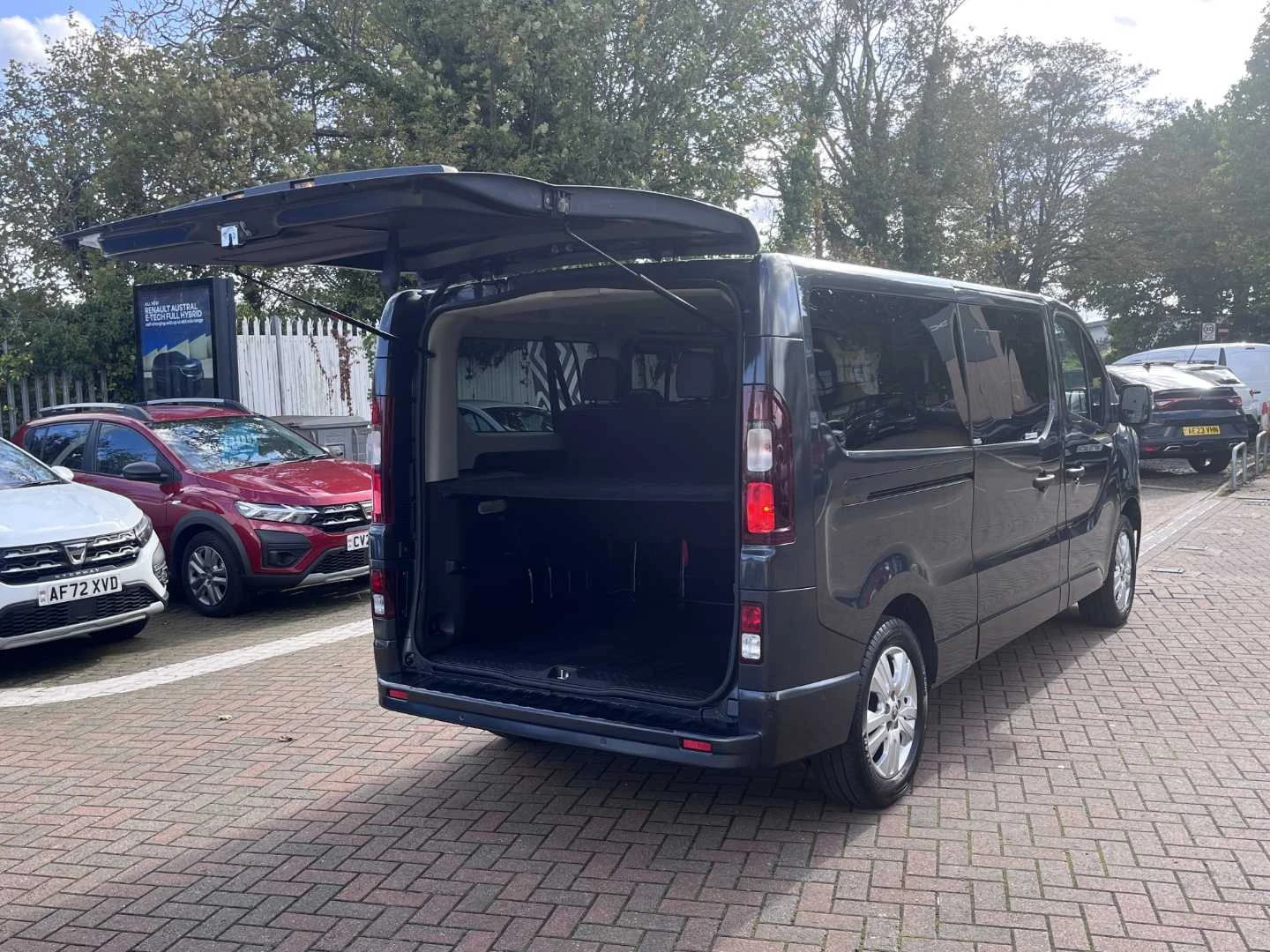 Vehicle image 7