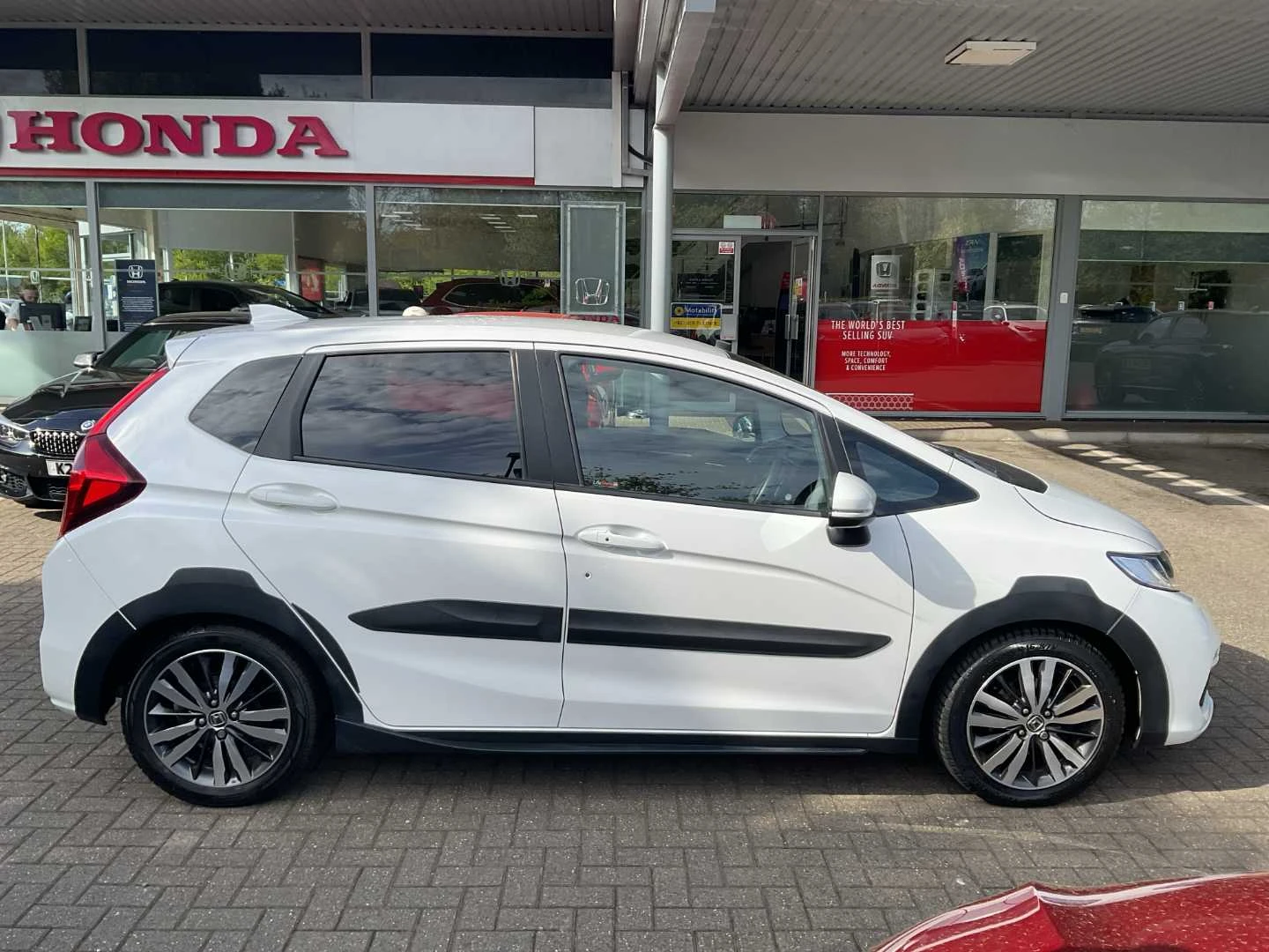 Vehicle image 5