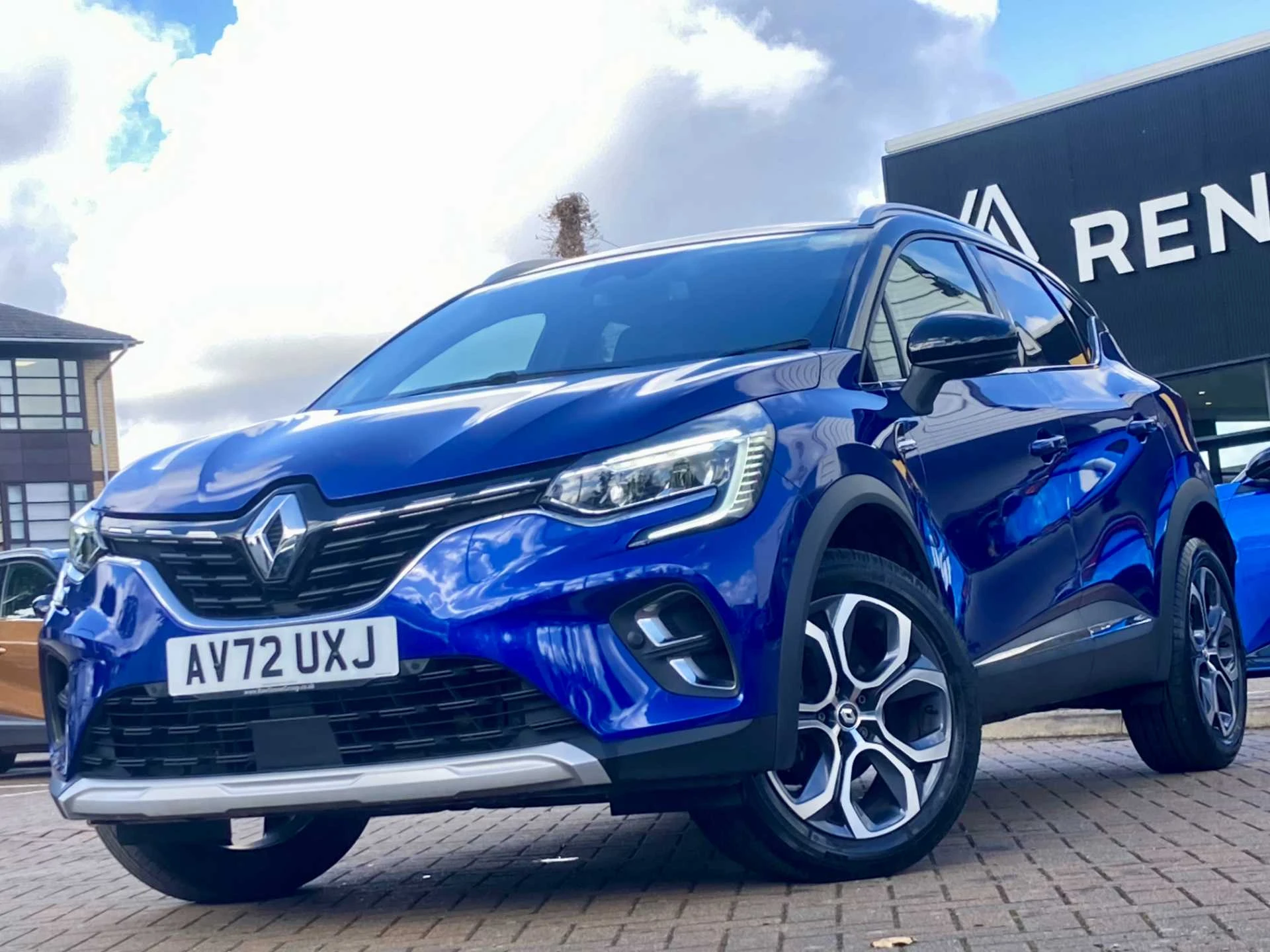 Vehicle image 6