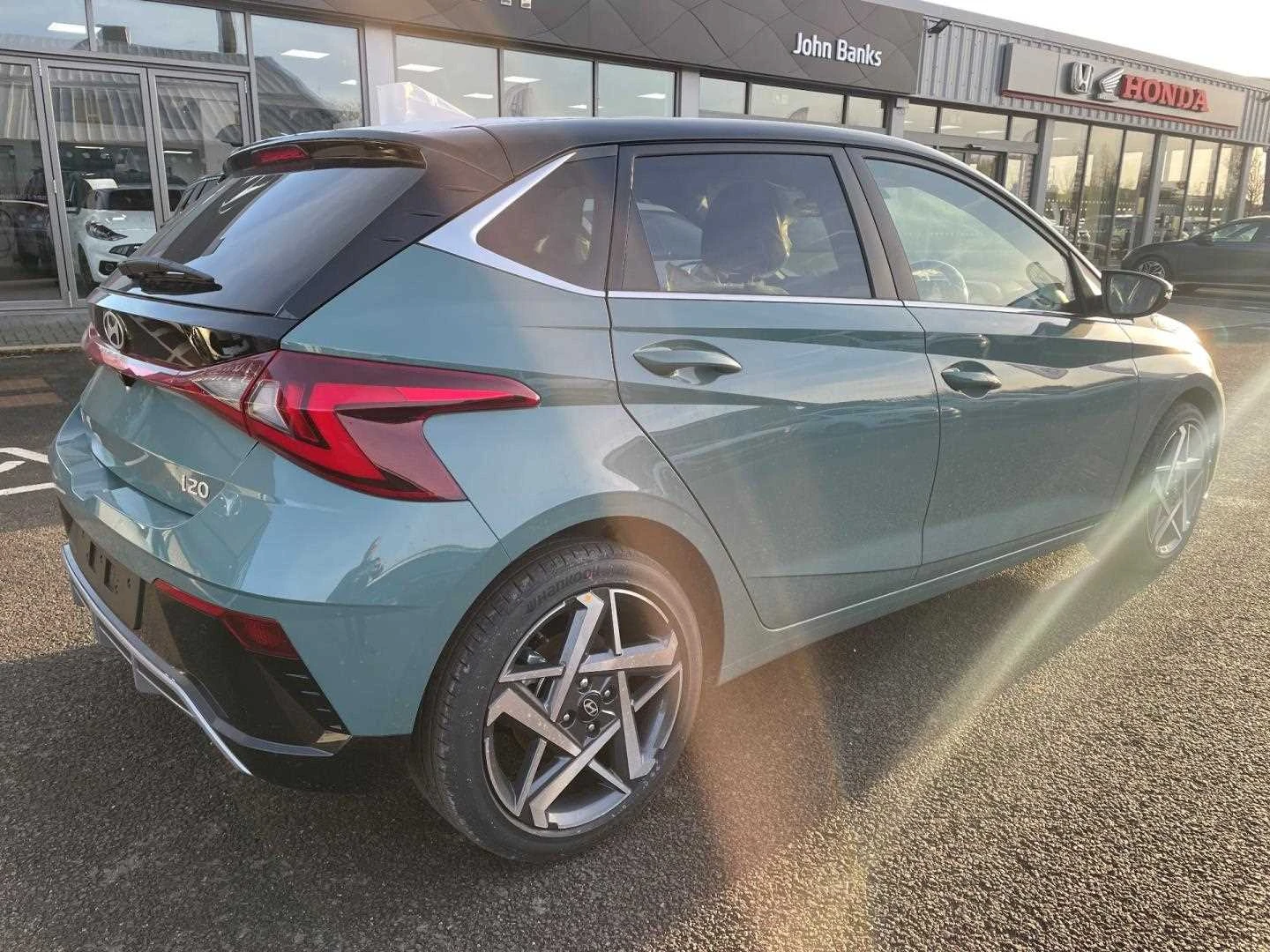 Vehicle image 7