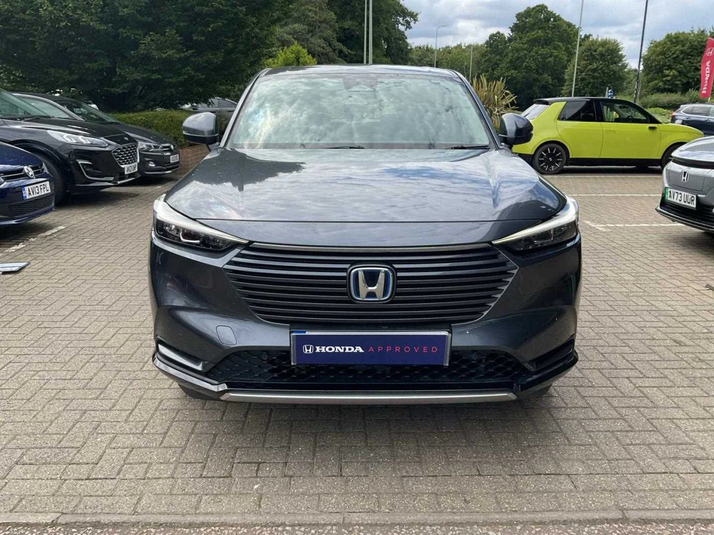Vehicle image 6
