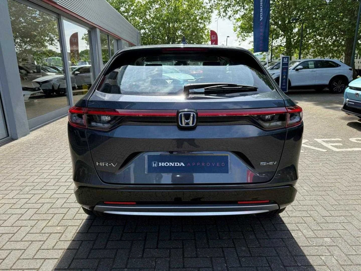Vehicle image 7