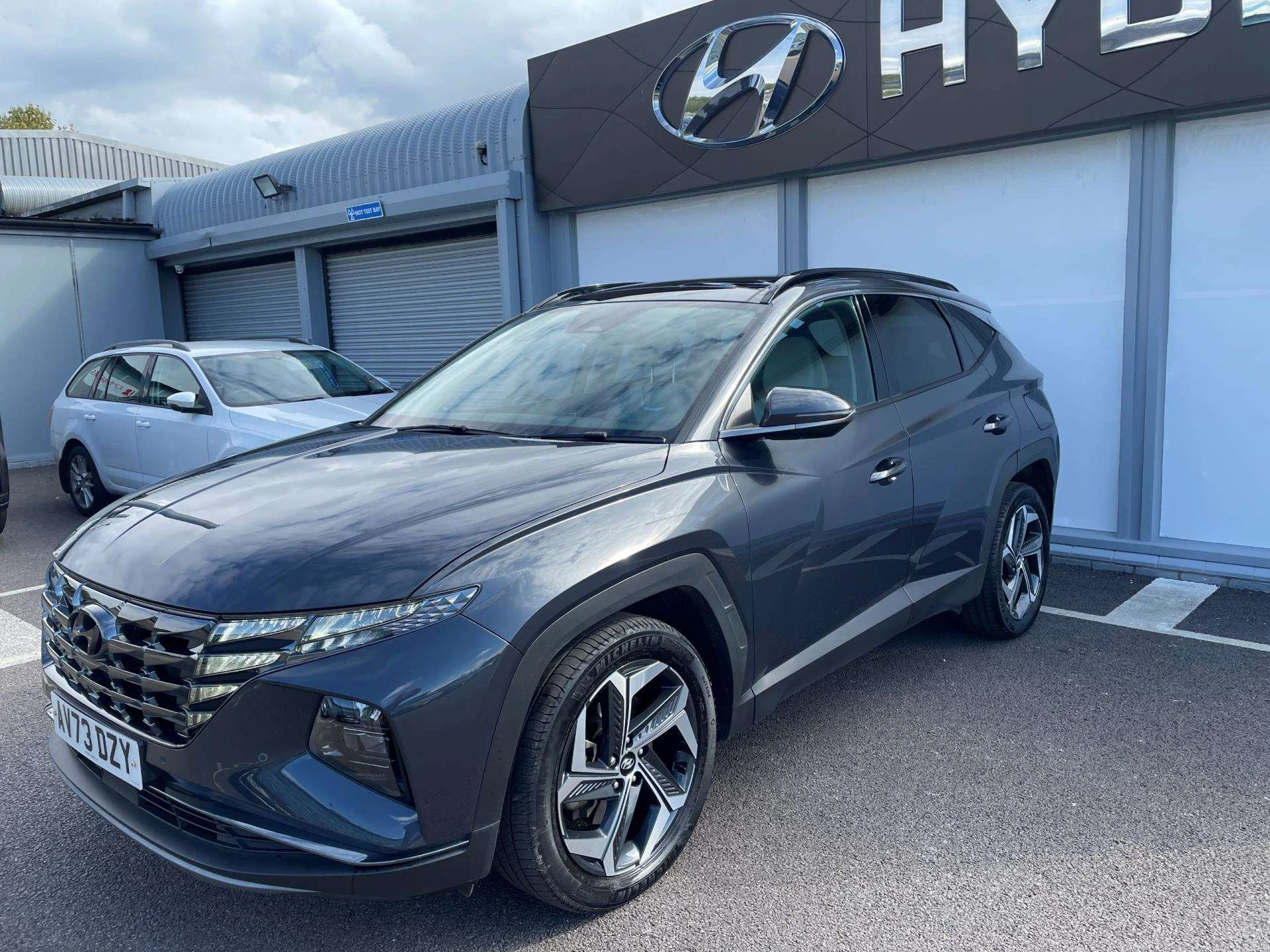Vehicle image 6