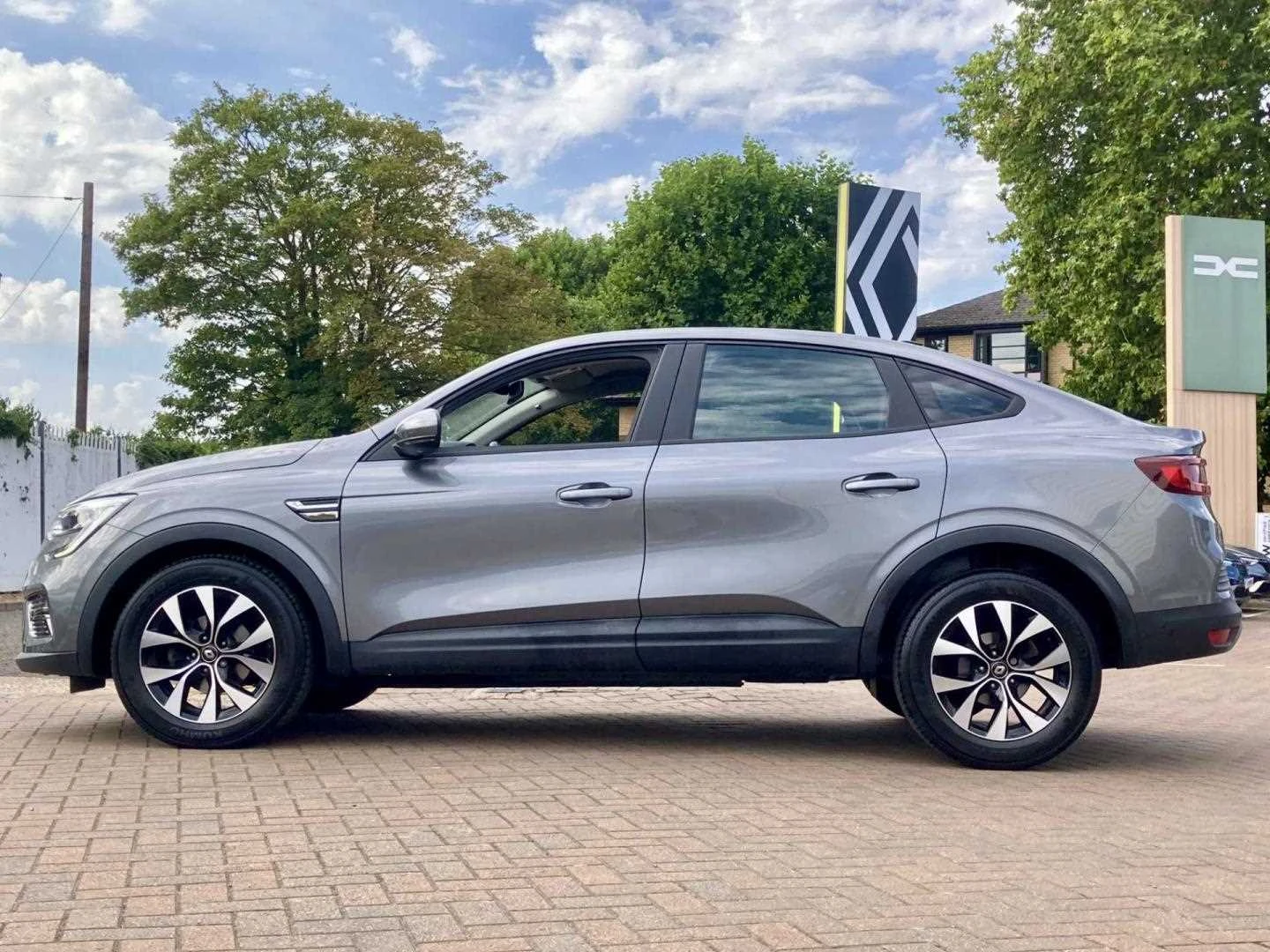 Vehicle image 7