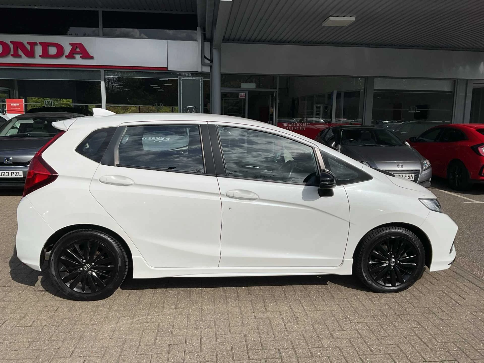 Vehicle image 5
