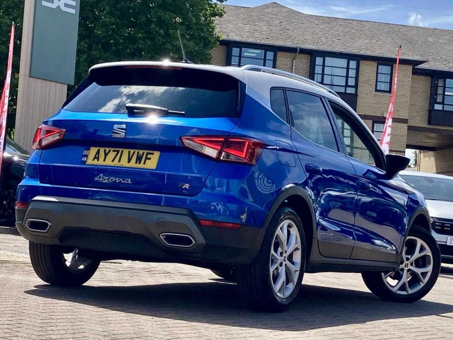 Vehicle image 7