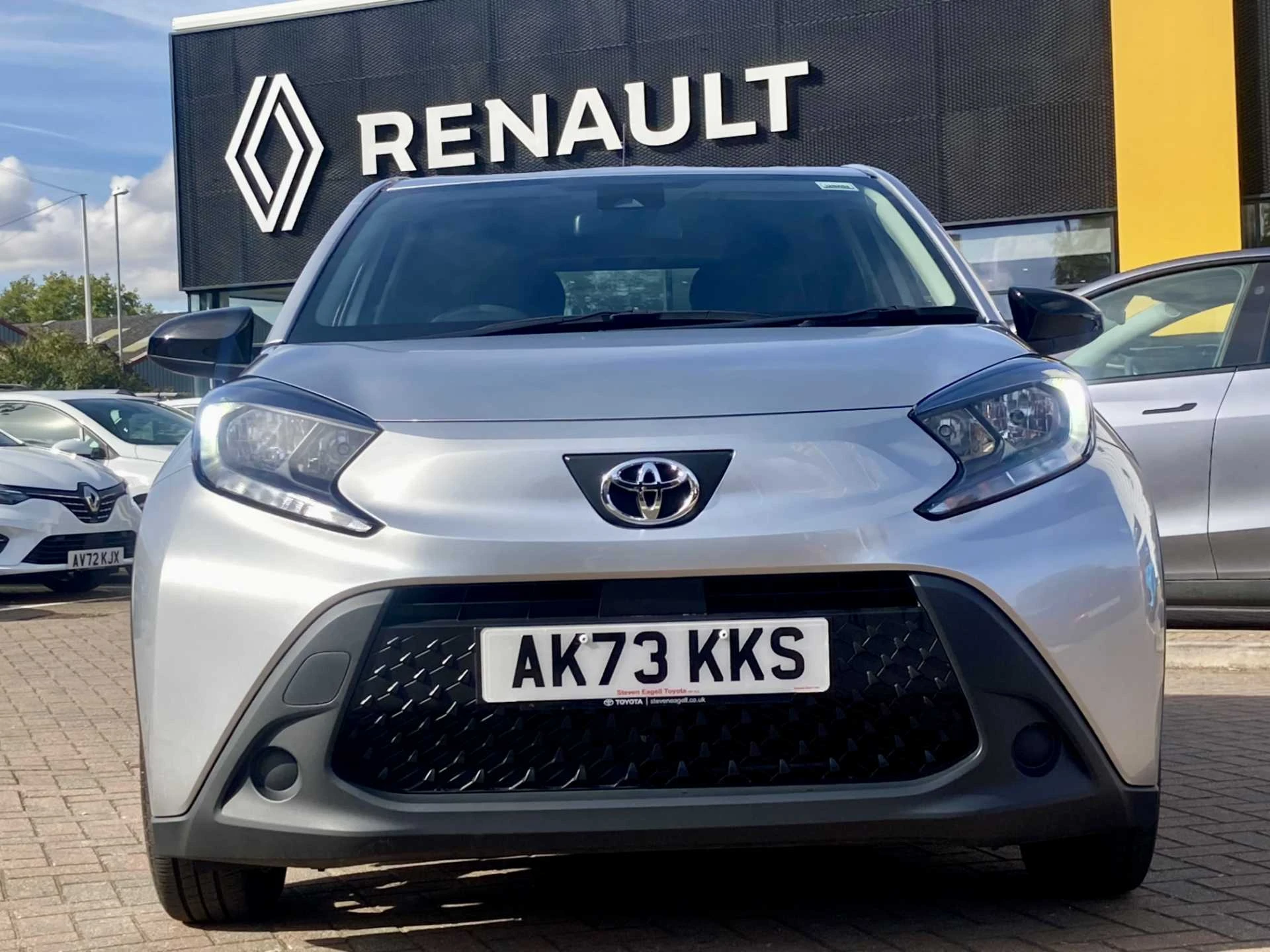 Vehicle image 4