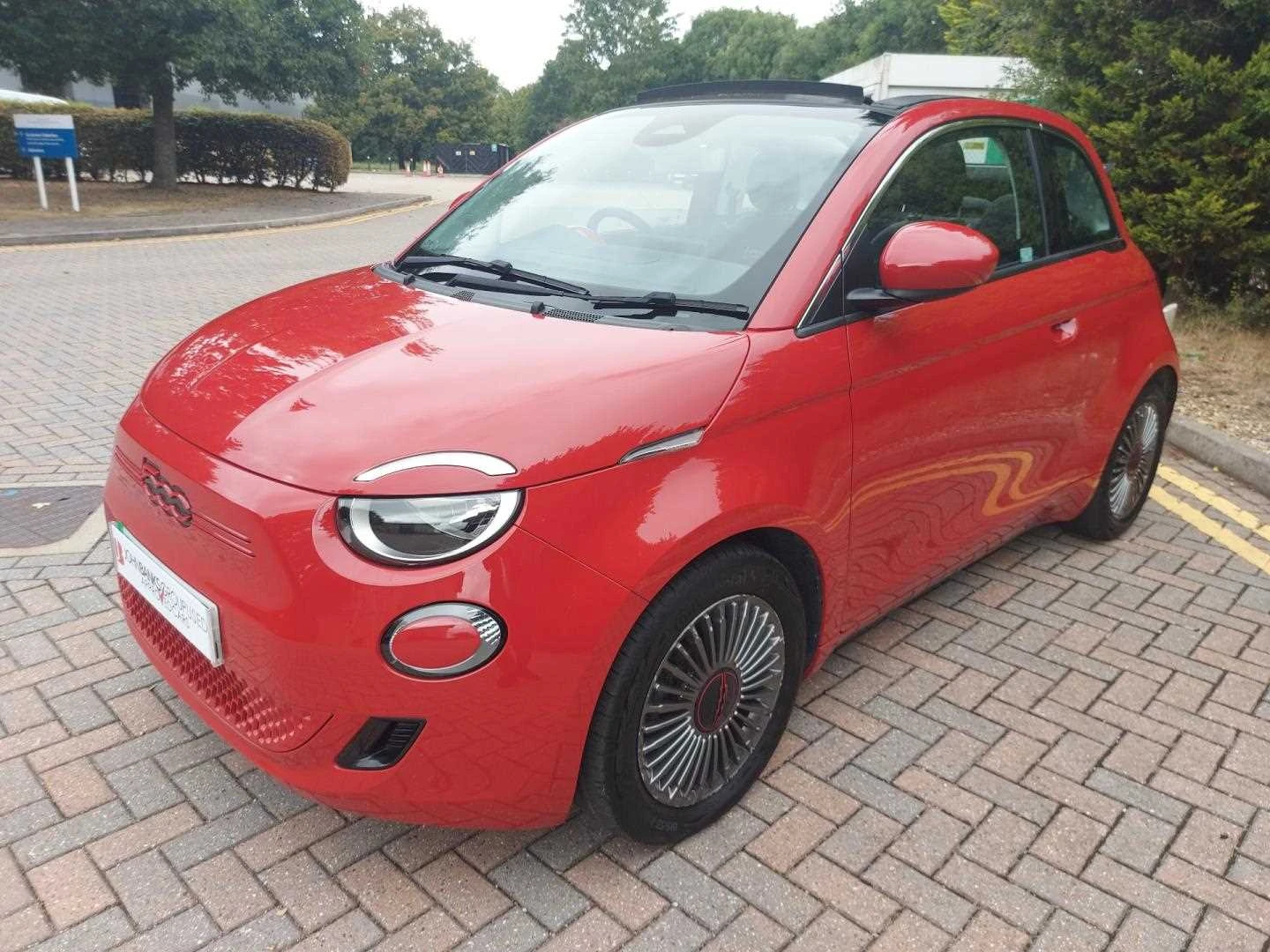 Vehicle image 4
