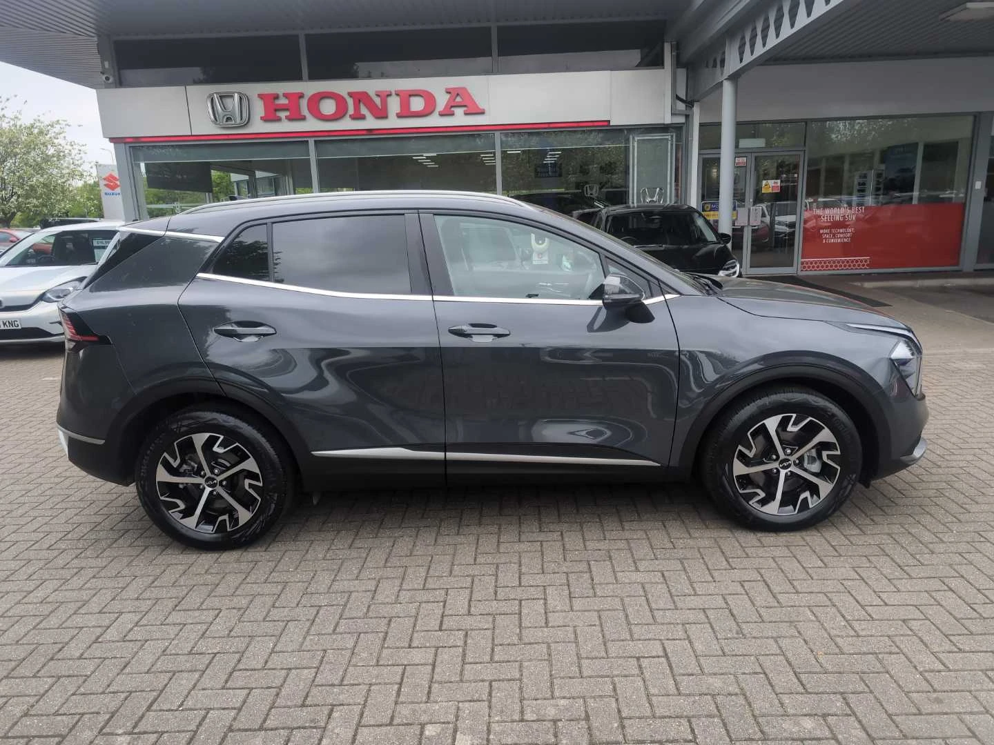 Vehicle image 5
