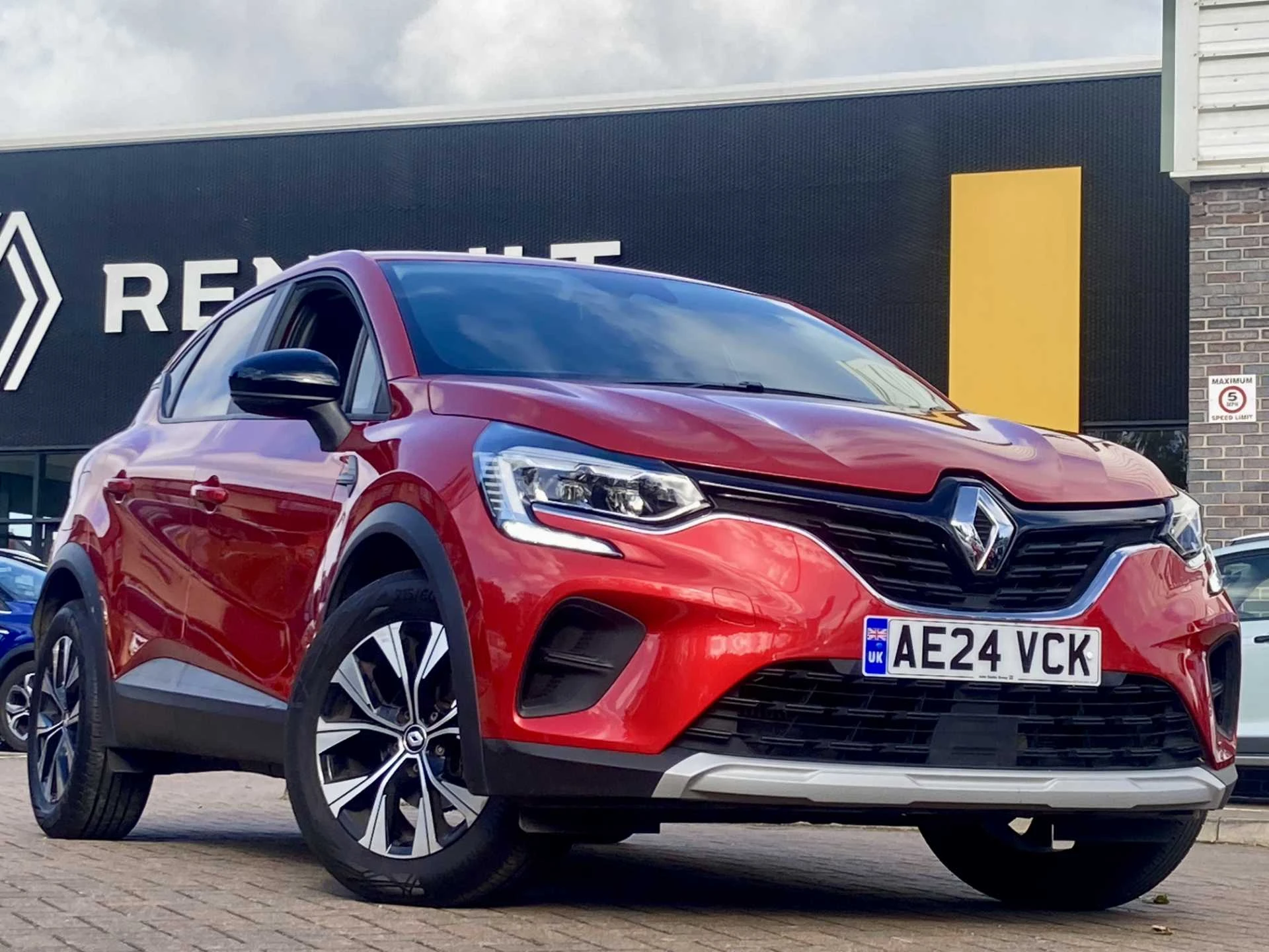 Vehicle image 3