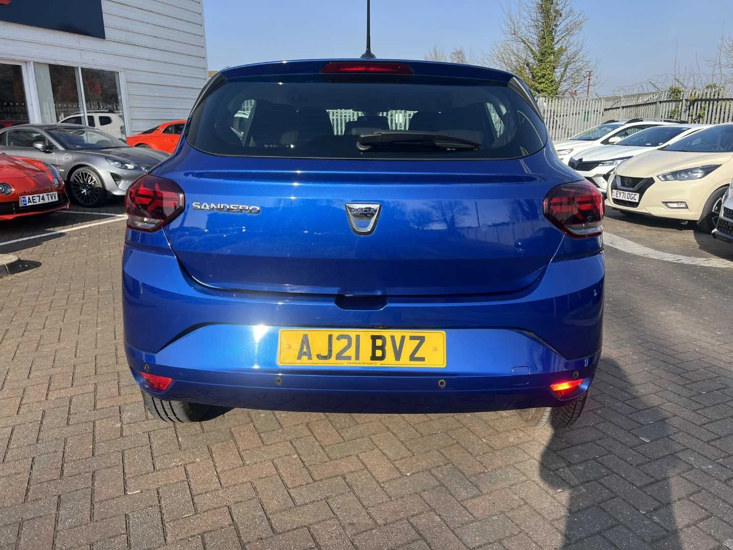 Vehicle image 5