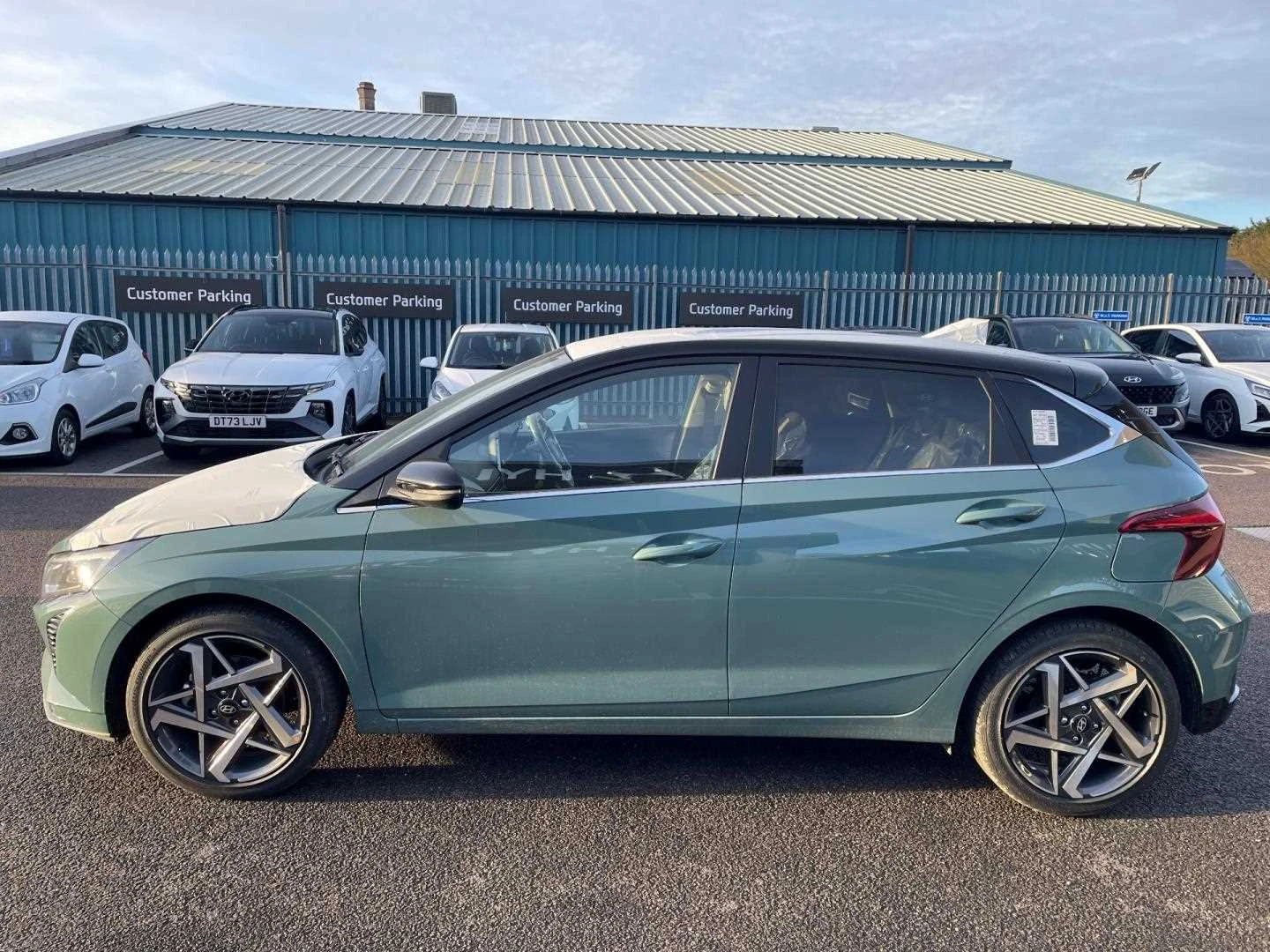 Vehicle image 4