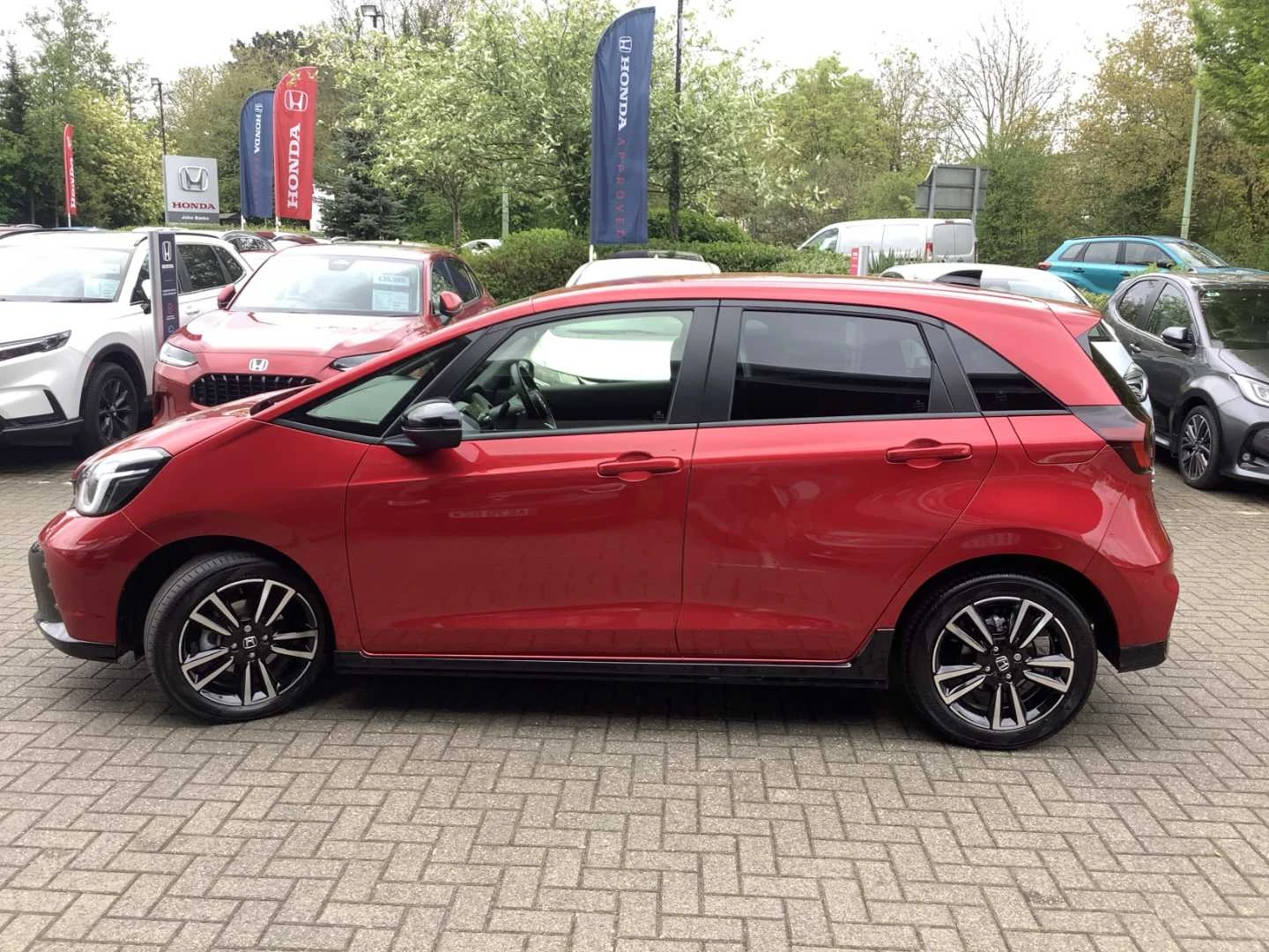 Vehicle image 4