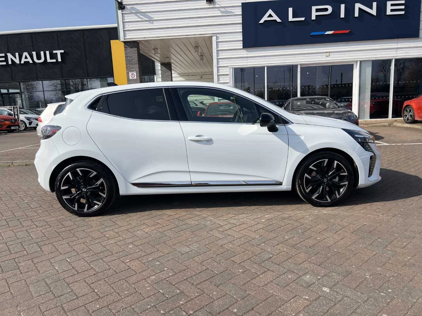 Vehicle image 4