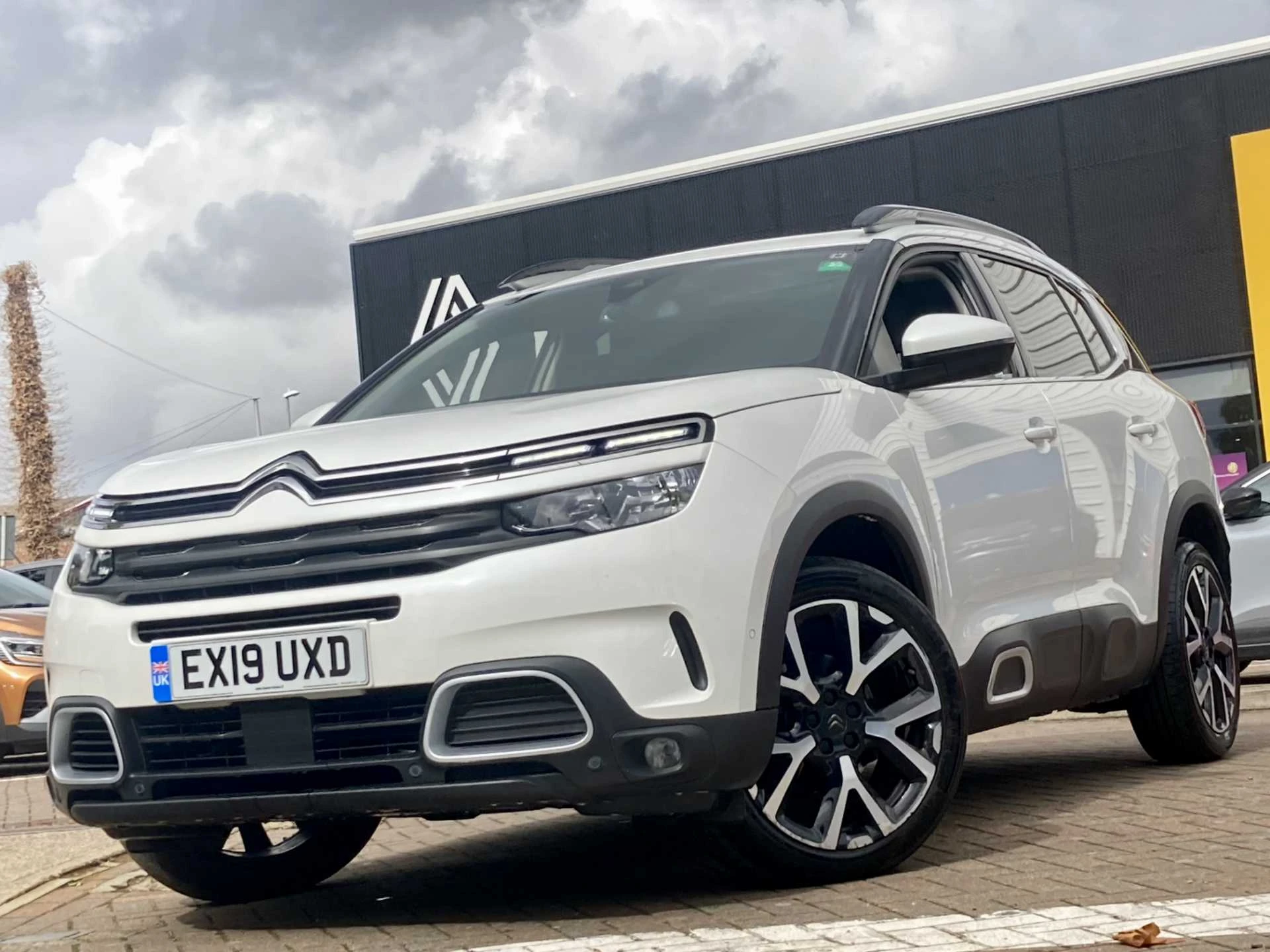 Vehicle image 7