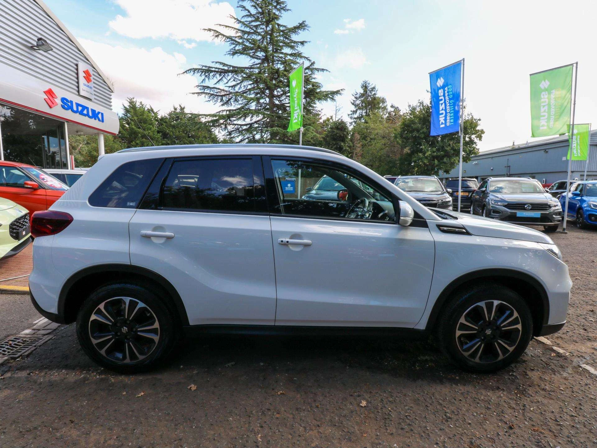 Vehicle image 5