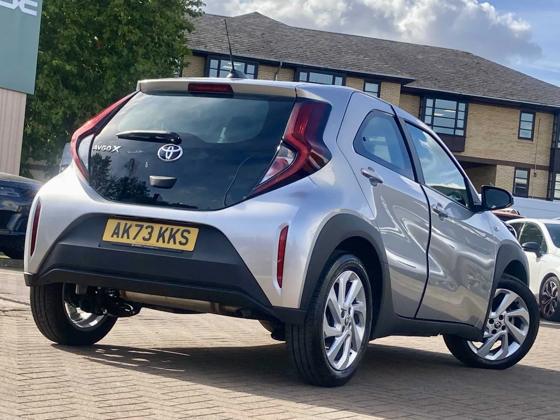 Vehicle image 6