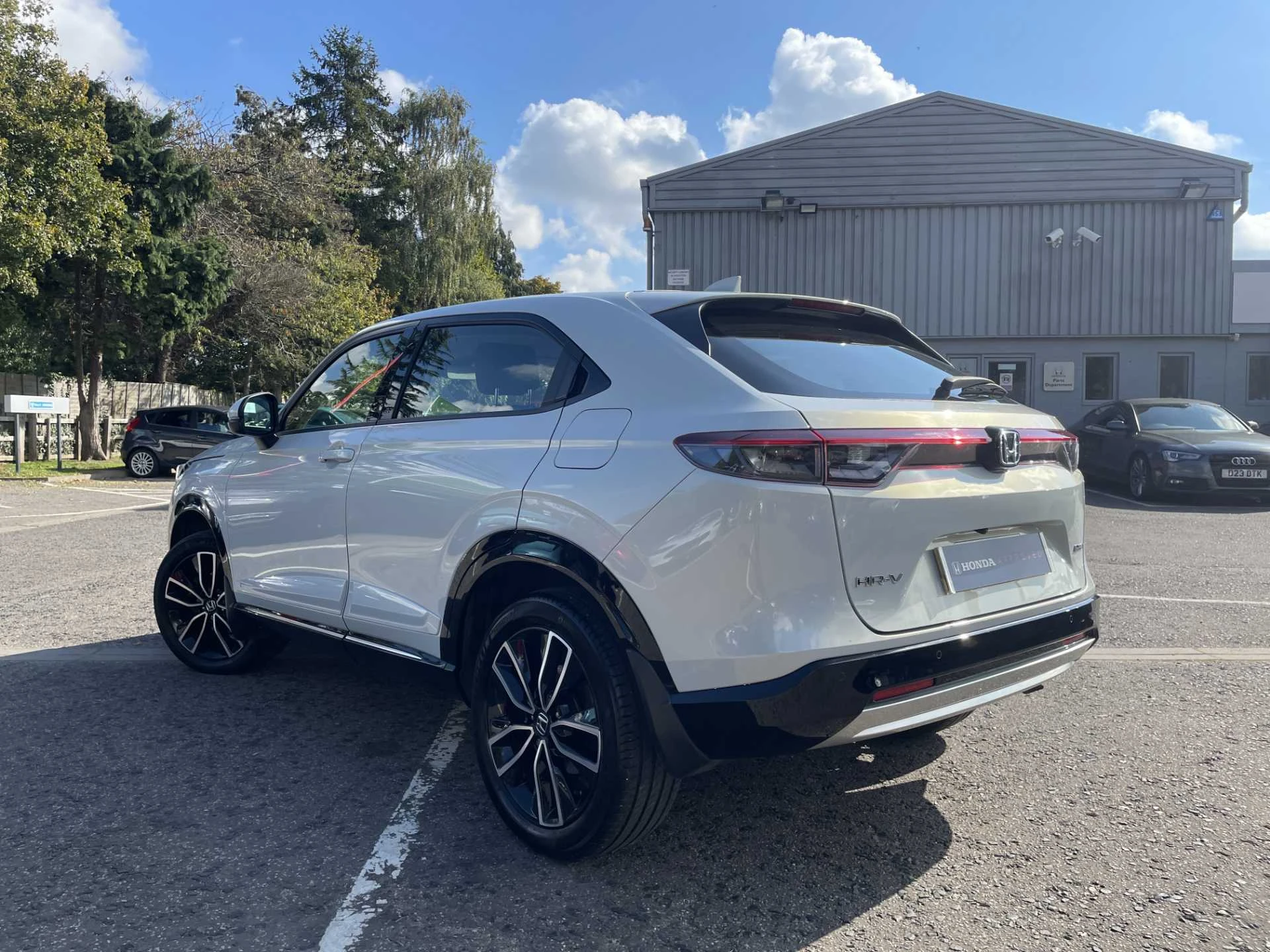 Vehicle image 3