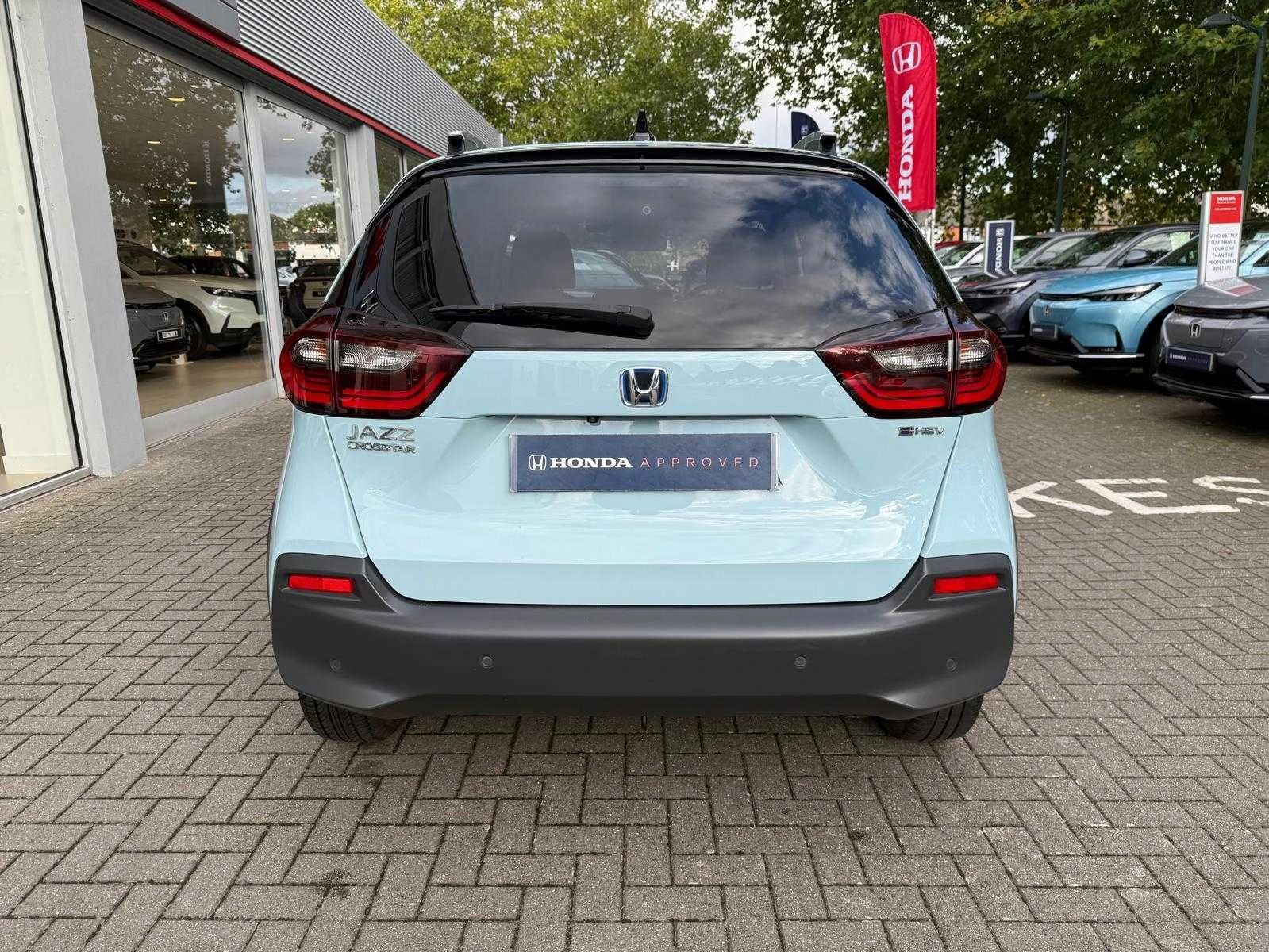 Vehicle image 7