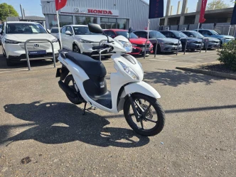 Honda Vision Listing Image