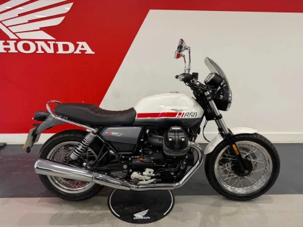 Moto Guzzi V7 Listing Image