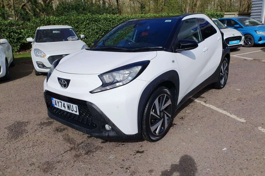 Vehicle Image - 2
