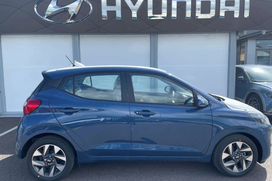 Vehicle Image - 1