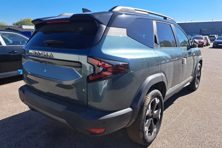 Vehicle Image - 2
