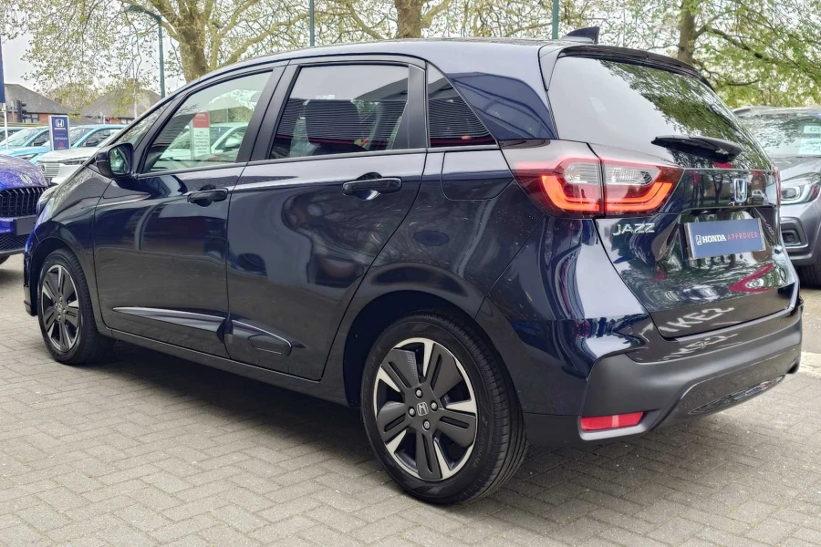 Vehicle Image - 2