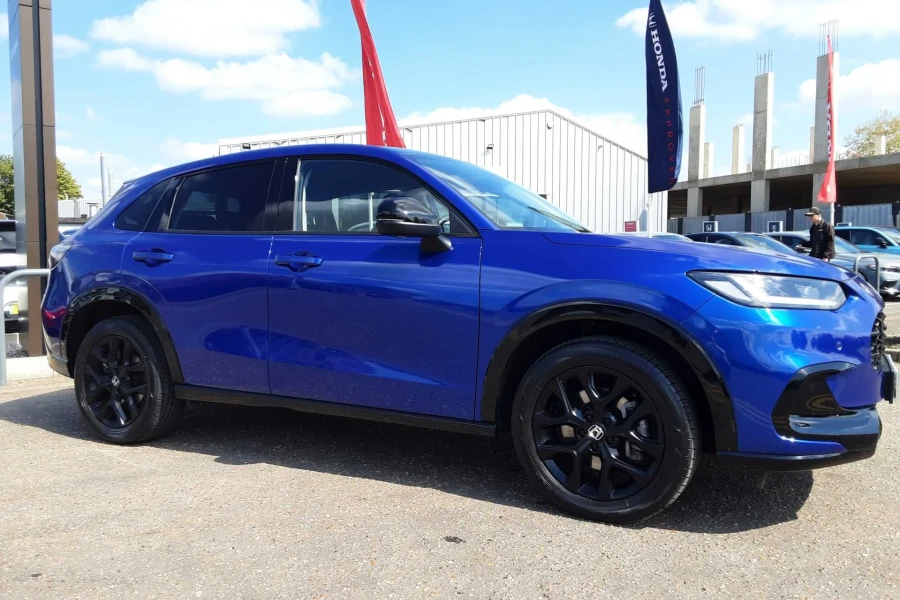 Vehicle Image - 3