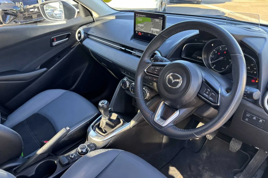 Vehicle Image - 3