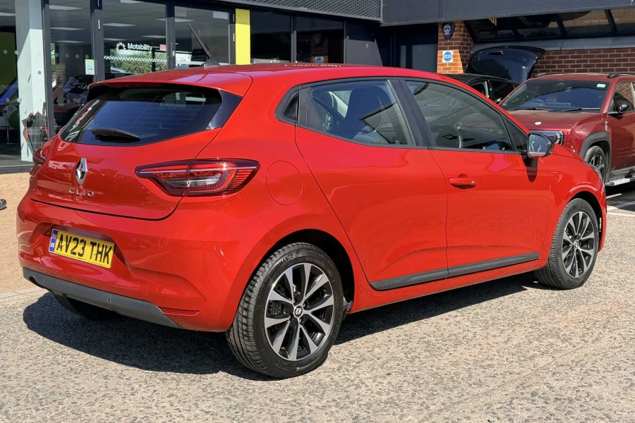 Vehicle Image - 3