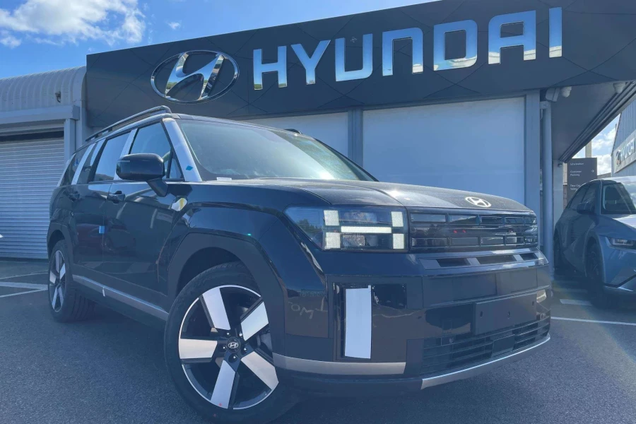 Vehicle Image - 0
