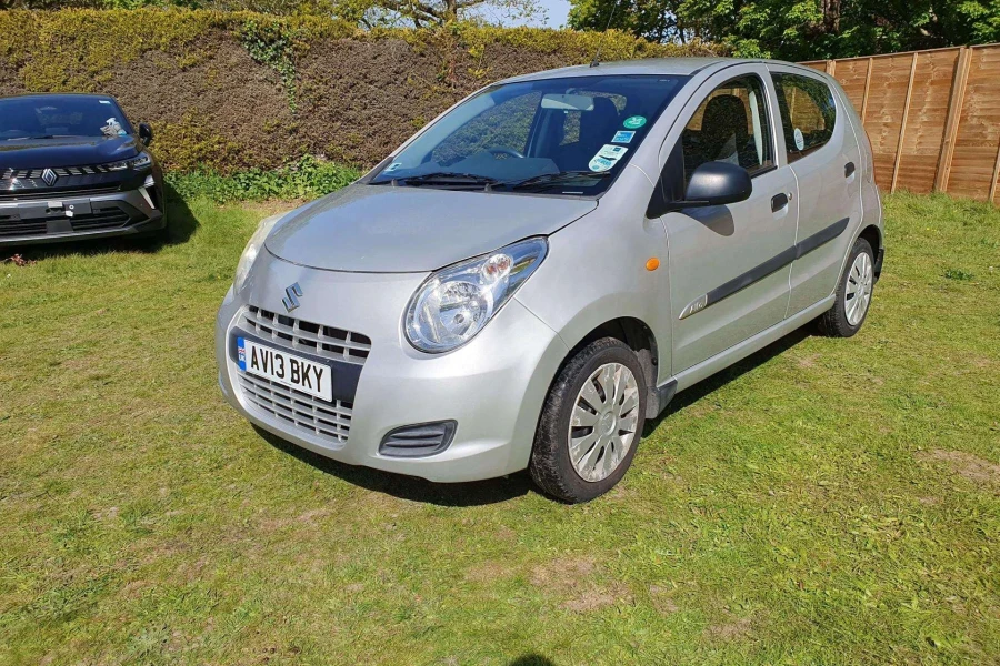 Vehicle Image - 2