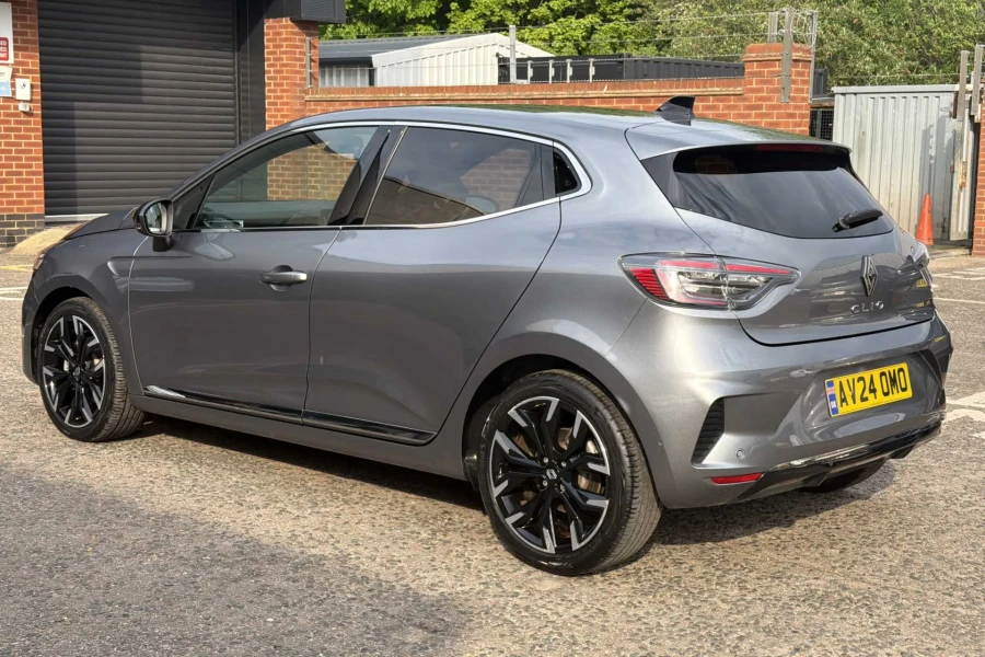 Vehicle Image - 2