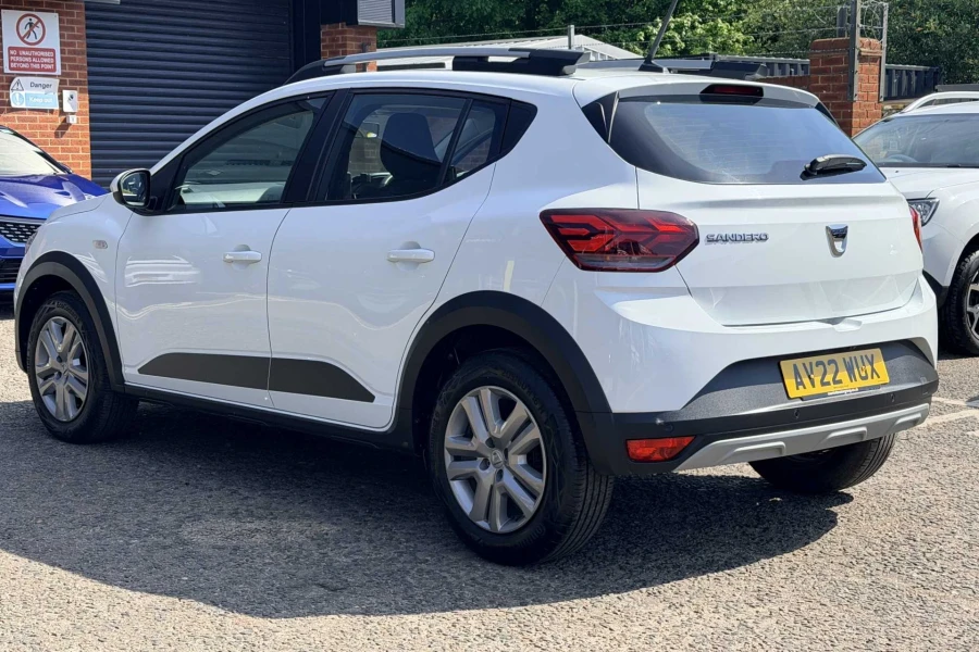 Vehicle Image - 2