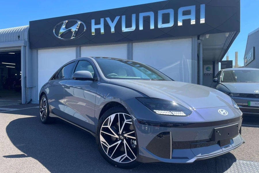 Vehicle Image - 0
