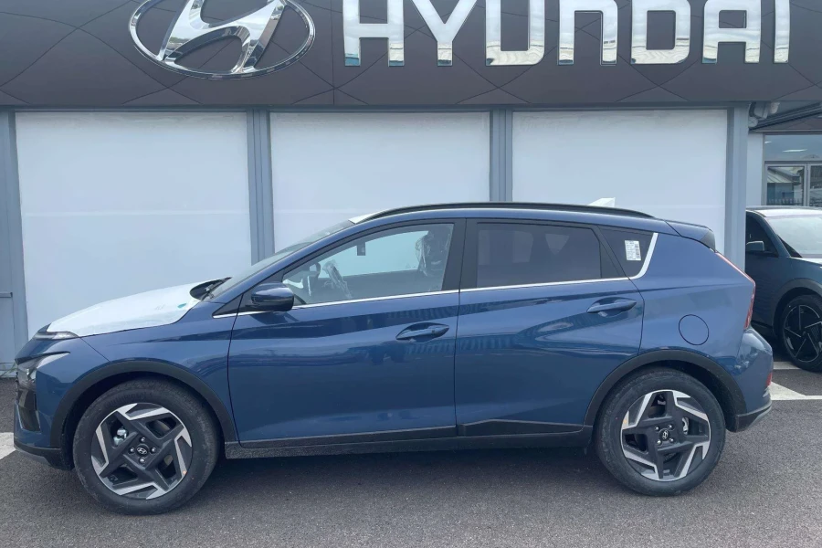 Vehicle Image - 2