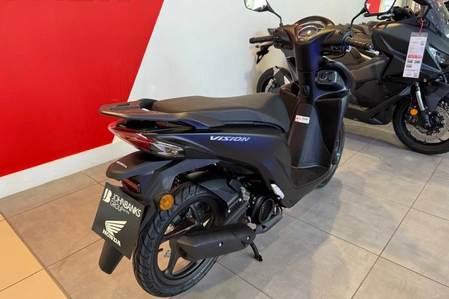Vehicle Image - 2