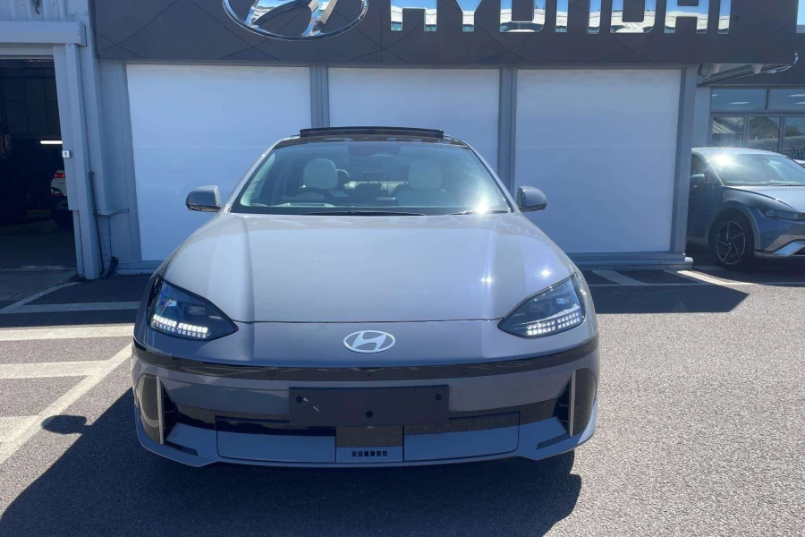 Vehicle Image - 3