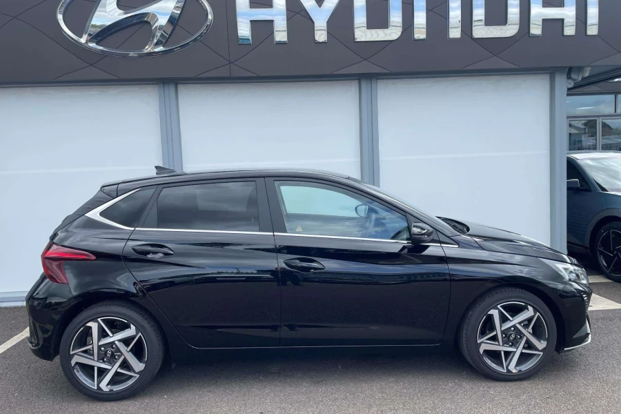 Vehicle Image - 1