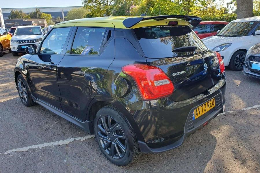 Vehicle Image - 3