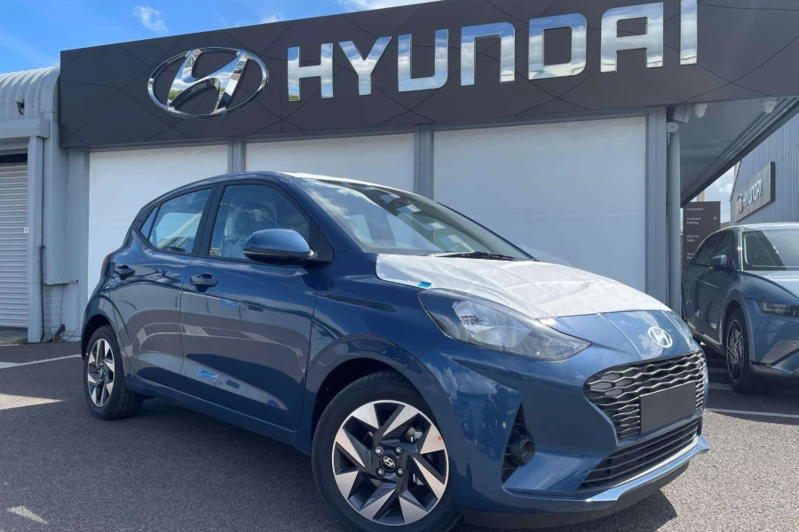 Vehicle Image - 0