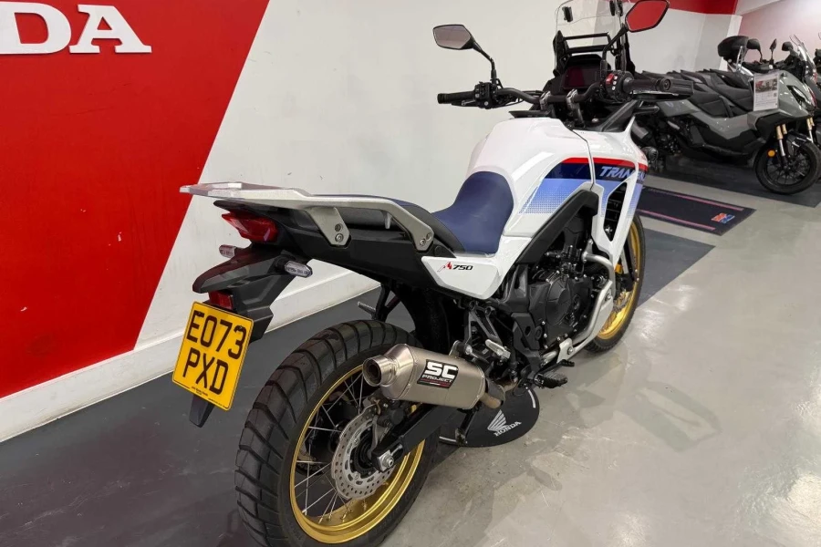 Vehicle Image - 2