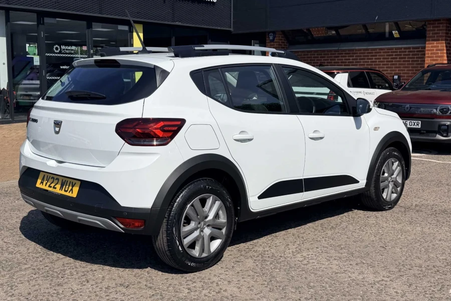 Vehicle Image - 3